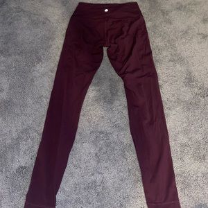 Lululemon wunder under Burgundy size 4 leggings 25 “